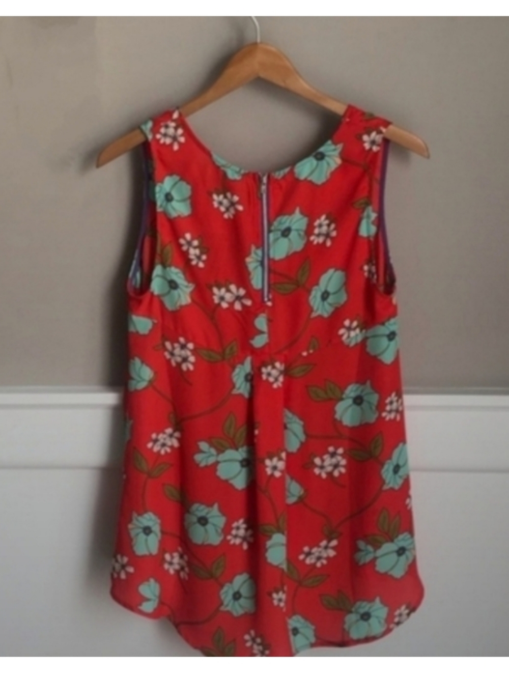 W5 Coral-Red Floral Sleeveless Cami Top Flowers Medium A-line Silhouette - Picture 5 of 10
